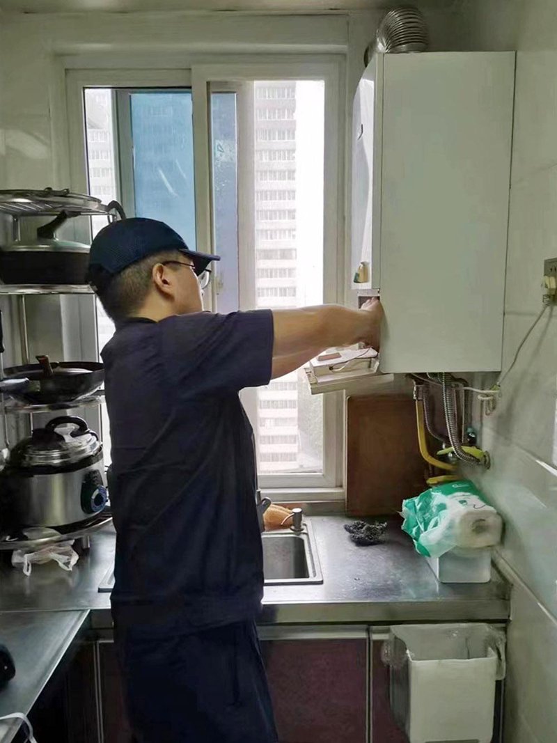家电维修：守护家庭温暖的小战士